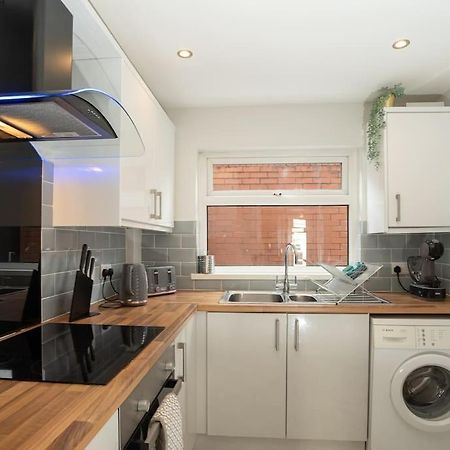 Cozy Townhouse, Walking Distance To Belfast City Экстерьер фото
