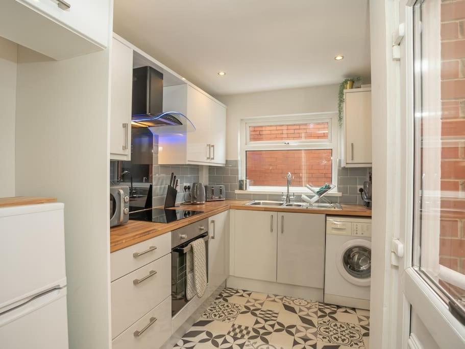 Cozy Townhouse, Walking Distance To Belfast City Экстерьер фото